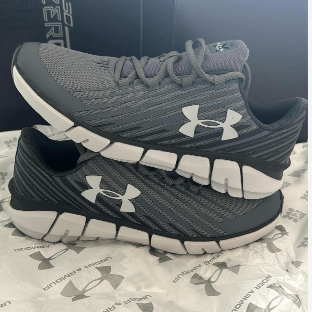 Under Armour Sneakers Gray Size‎ 6.5Y